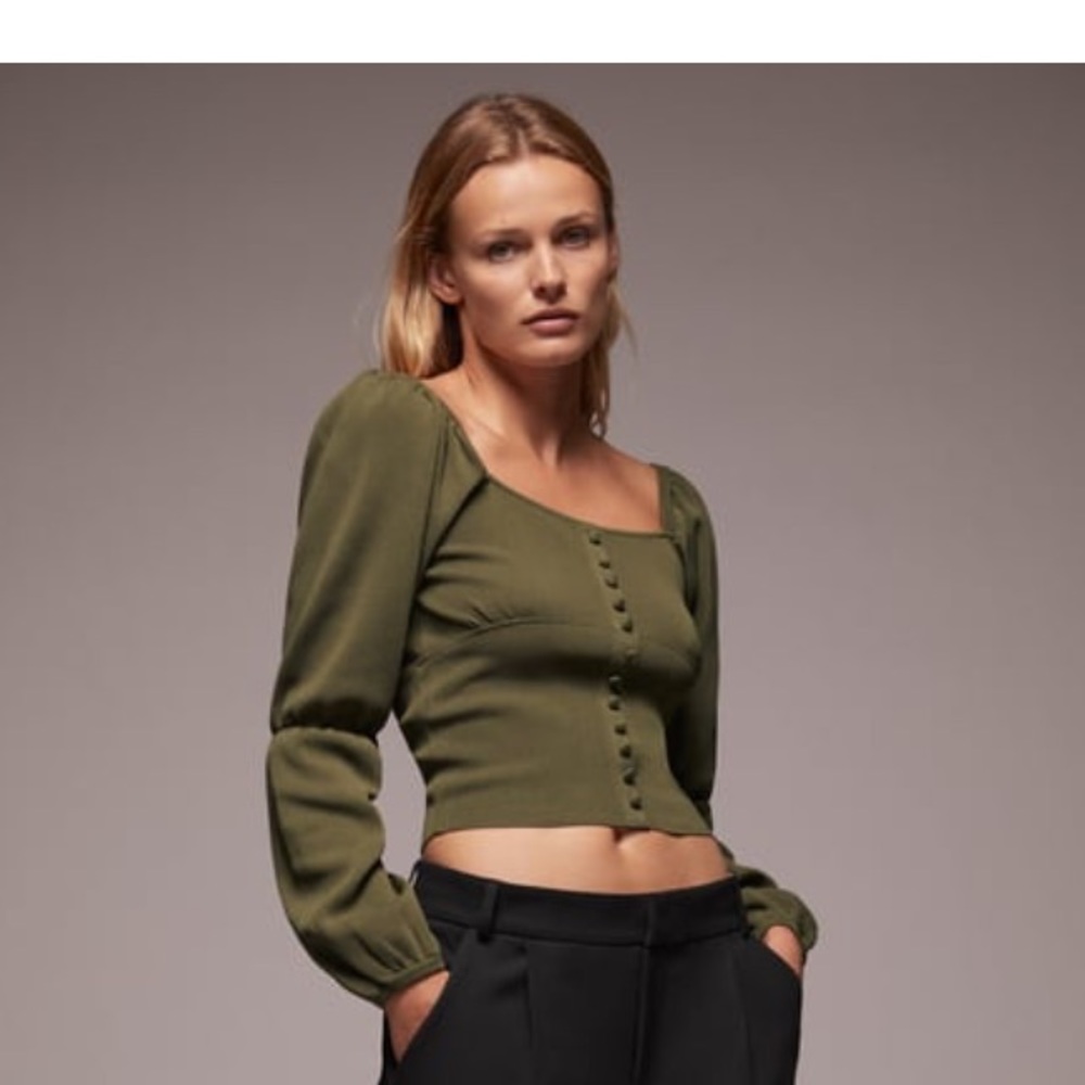 Knit top with balloon sleeves